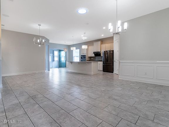 4th image of 318 ST JAMES Way