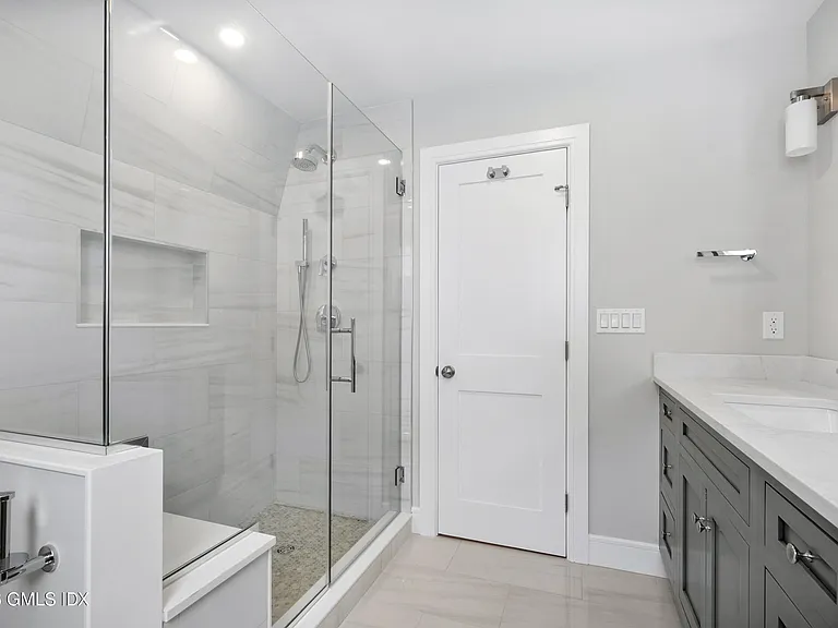 115 E Elm St — Photo 13