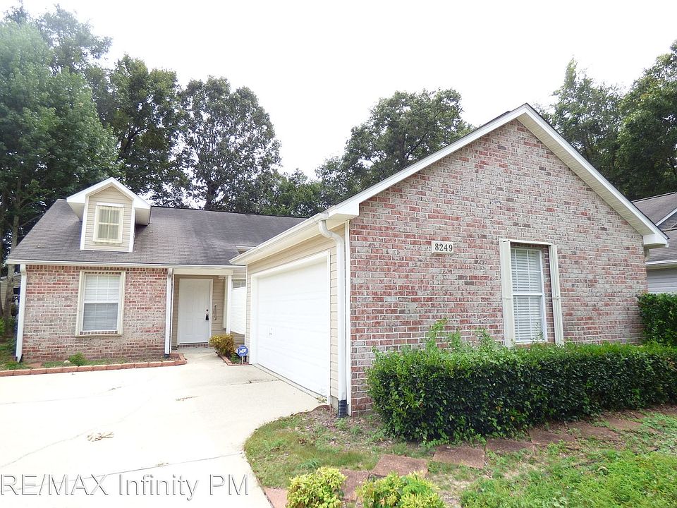 1st image of 8249 Carriage Ln