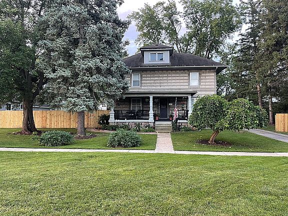 2nd image of 509 W Oak St
