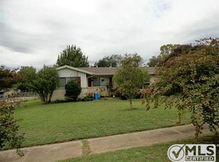 2653 Western Park Dr, Dallas, TX 75211