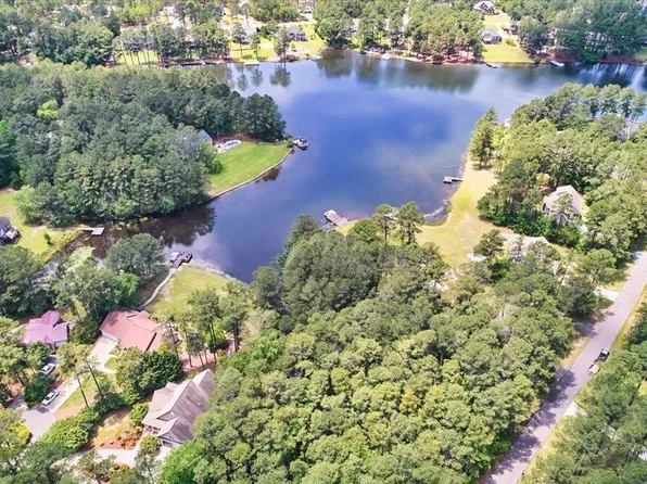 16 Lakeshore Drive, Wagram, NC 28396