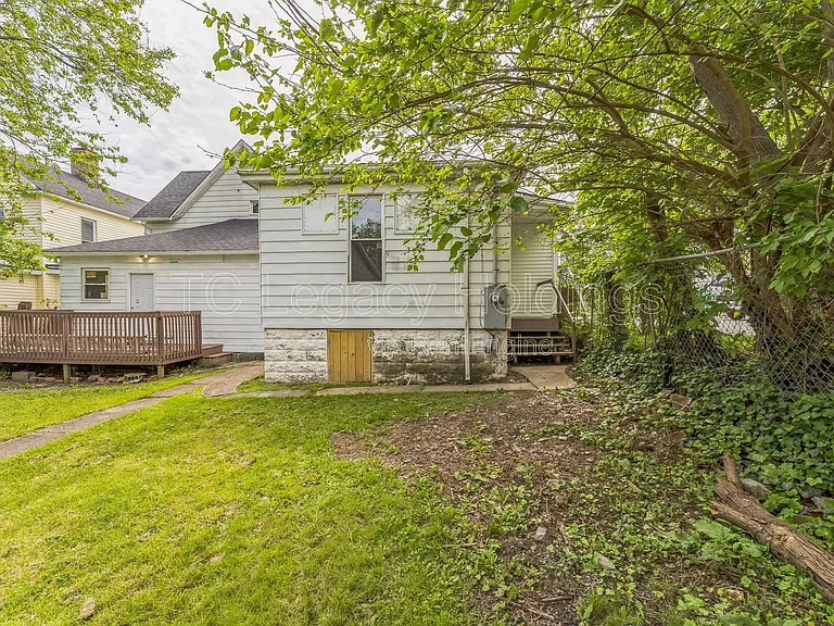 421 Walnut Ave — Photo 6