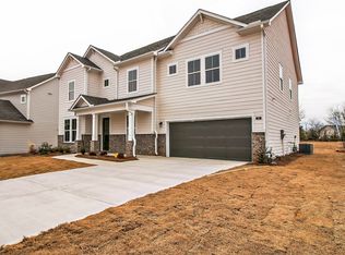370 Red Wood Ln, Hoschton, GA