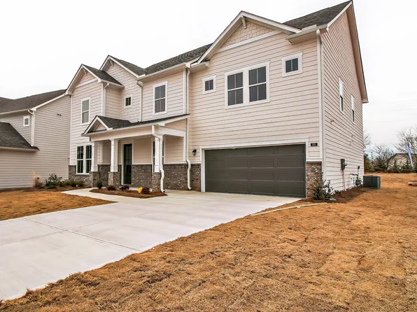 370 Red Wood Ln, Hoschton, GA 30548
