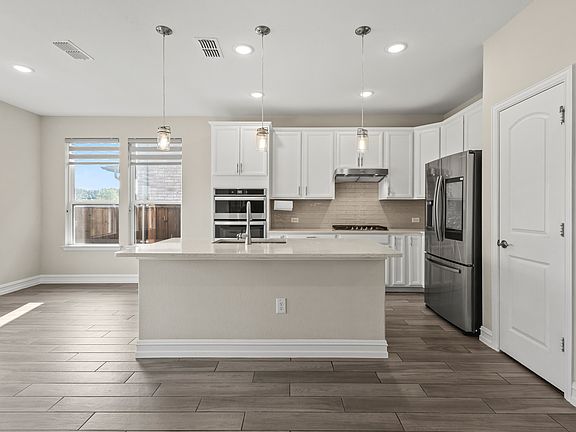 5th image of 9922 Michael Irvin St