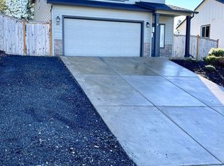 242 Rockcrest Dr, Lowell, OR 97452