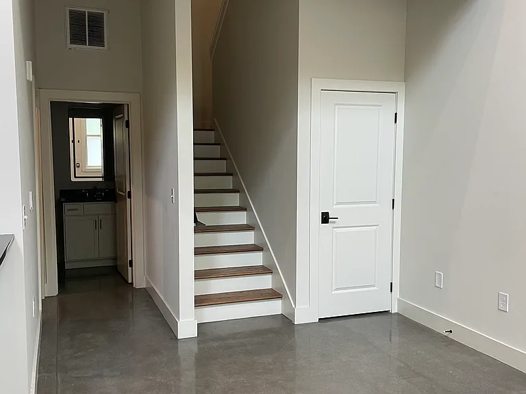 112 E 5th Ave #102 — Photo 3