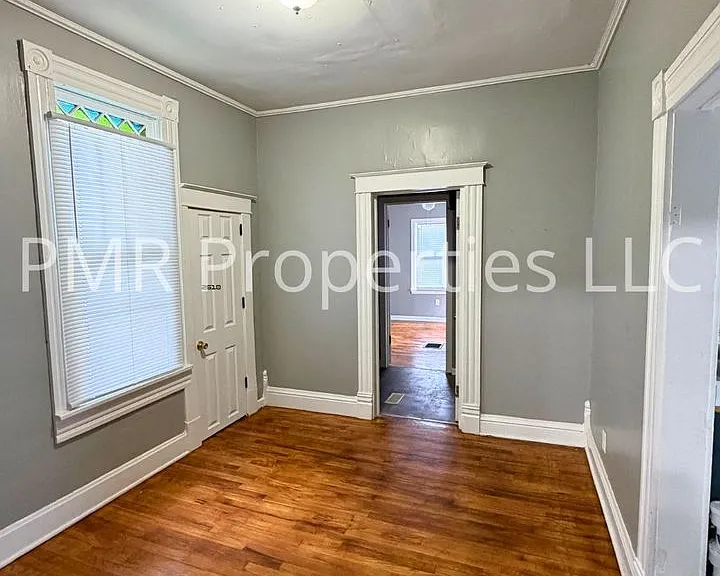3221 Doniphan Ave — Photo 3