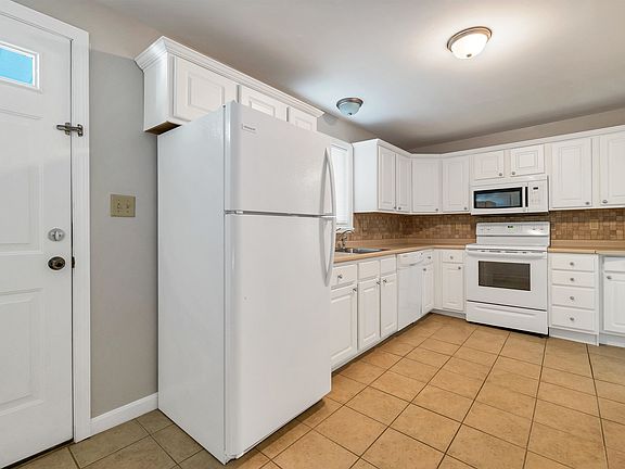 5th image of 417 Bartlett Street