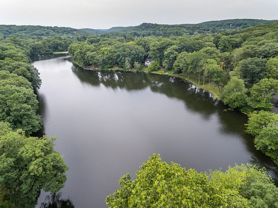 23 Cabot Ln