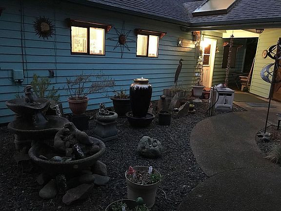 5th image of 81 S Wells Dr