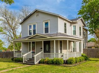 202 W 4th St, Claremore, OK 74017