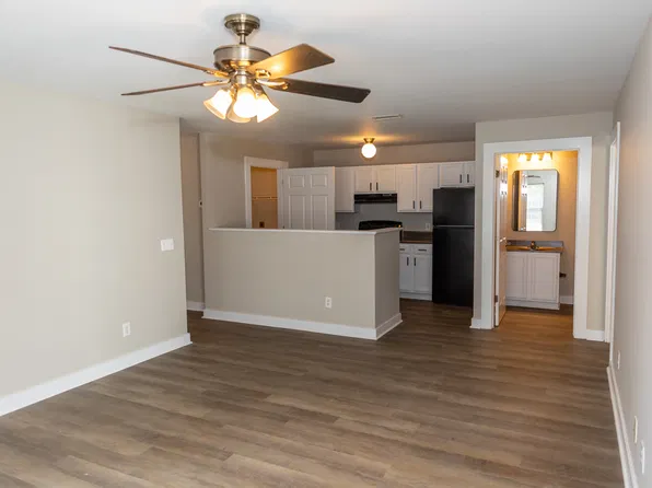 305 Todd St NW #211, Lenoir, NC 28645