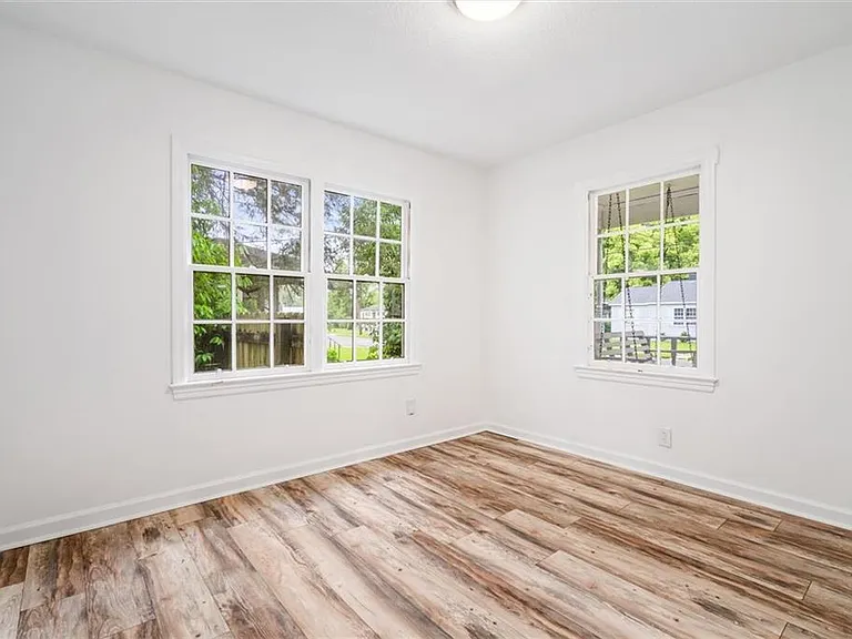 2507 Taylor Ave — Photo 17