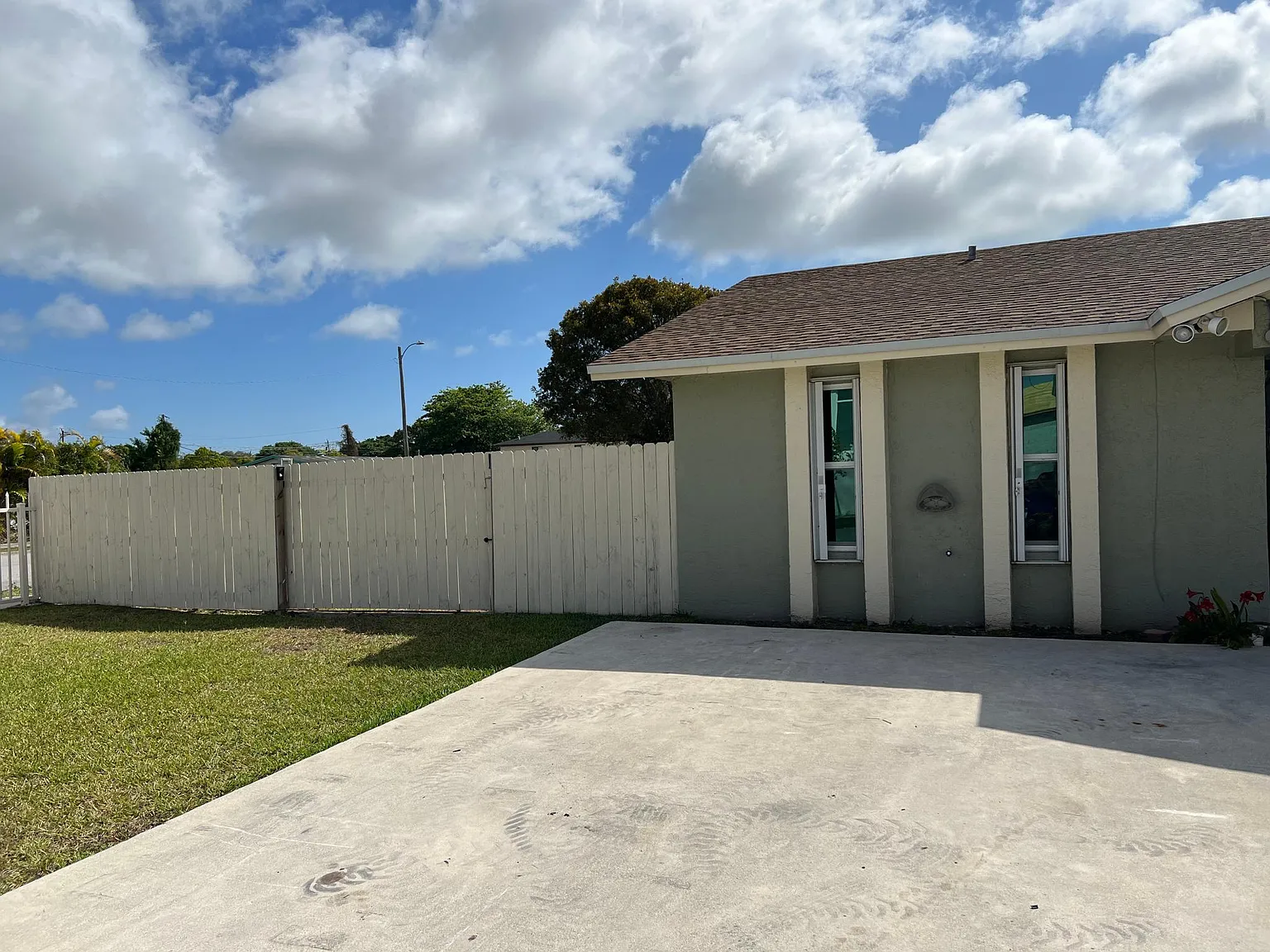 17905 SW 105th Ave — Photo 4