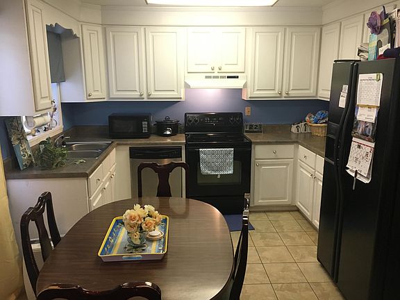 5th image of 52 Twin Pine Dr