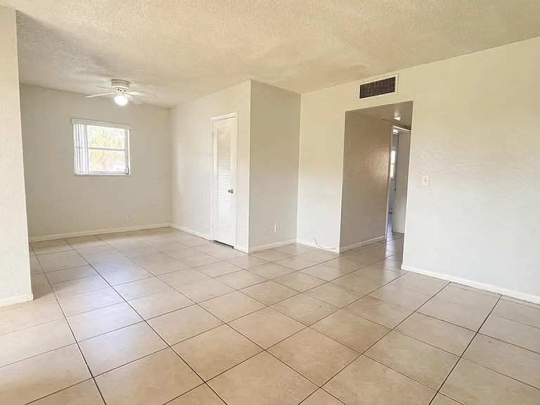 200 Croton Ave #111 — Photo 18