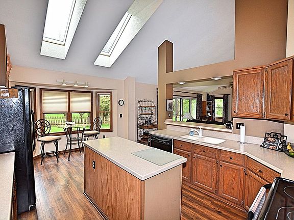 2nd image of 7695 Brandonway Dr