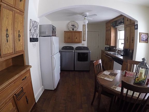 2nd image of 318 N Chautauqua St