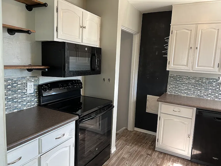 4549 W Dakota Ave — Photo 4