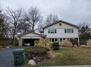 1032 Hunter Rd, Glenview, IL 60025