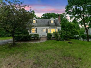 4 Foster Rd, Burlington, MA 01803
