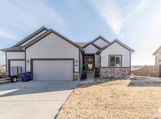 1623 Lariat Ln, Junction City, KS 66441