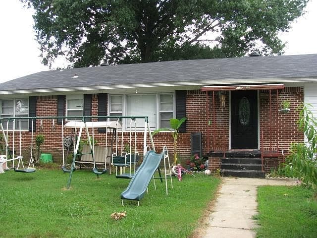 1st image of 207 W Circle Dr