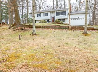 12519 Burton Heights Blvd, Burton, OH 44021