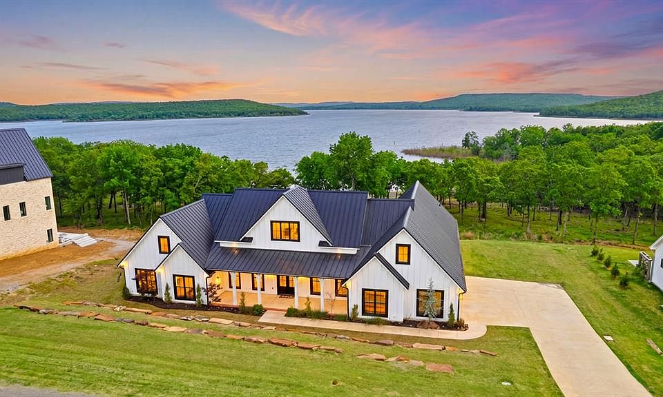 1st image of 754 Pebble Ridge Rd