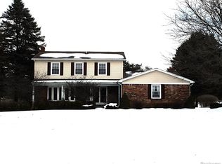 8180 Sleepy Time Ct, Clarkston, MI 48348