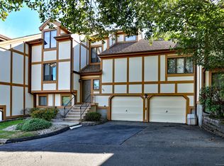 690 Forest Rd #702, West Haven, CT 06516