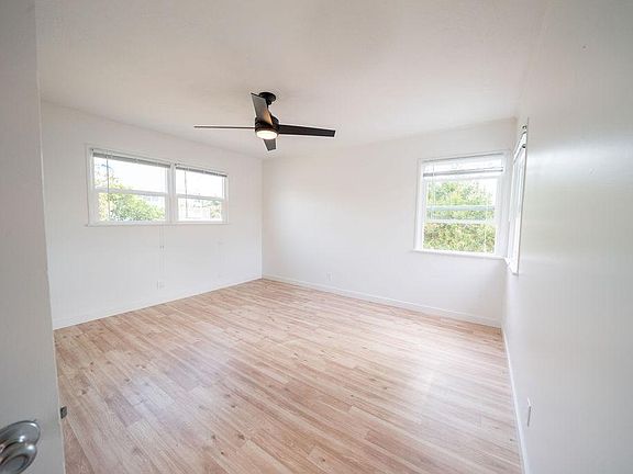 3rd image of 3815 Highland Dr