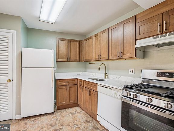 3rd image of 2517 Baltimore Rd APT 1