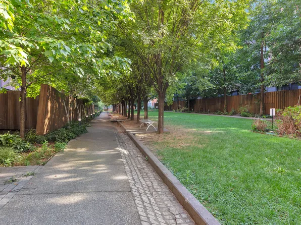 8 Vanderbilt Avenue image 6 of 7