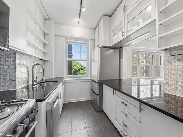 140 Cabrini Blvd APT 37, New York, NY 10033