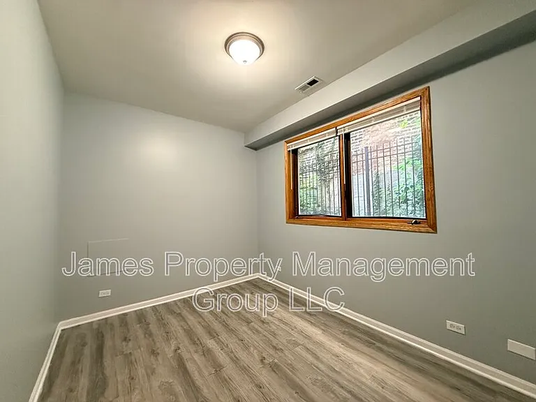 2711 W Congress Pkwy #1 — Photo 7