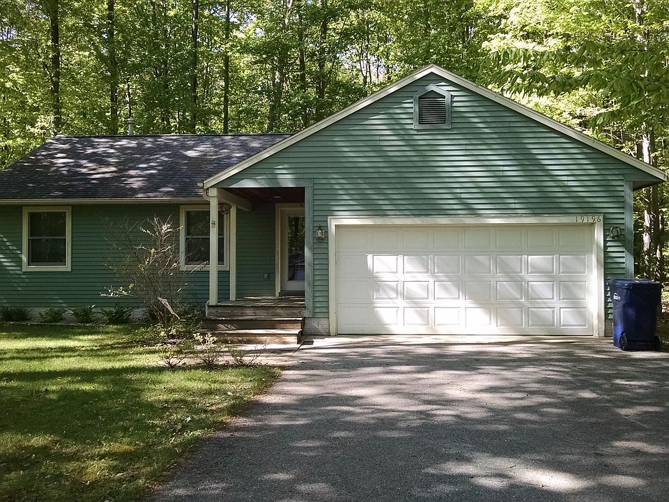 2nd image of 1919 Beechridge Drive