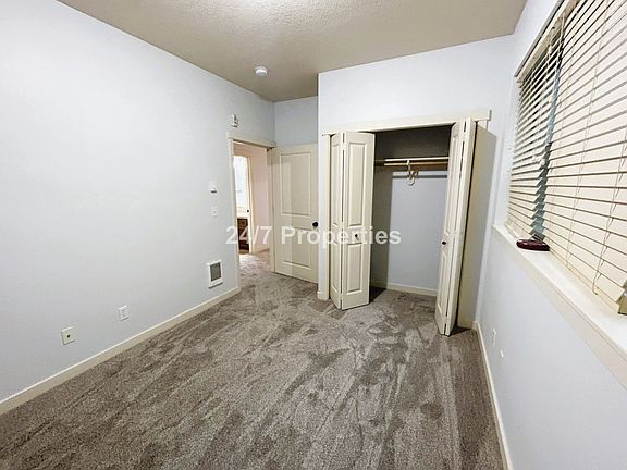 5th image of 640 NE Garswood Ln