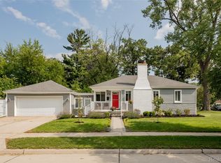 10200 Kenwood St, Oak Park, MI 48237