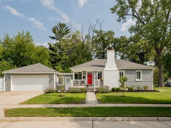 10200 Kenwood St, Oak Park, MI 48237