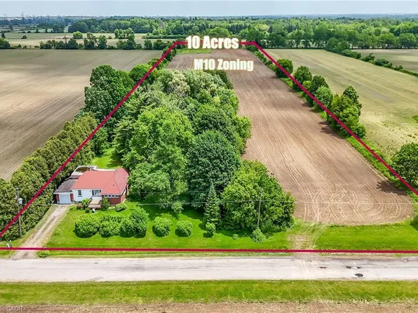 837 Smith Rd, Hamilton, ON L9G 3L1