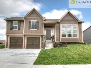 8804 NE 117th St, Kansas City, MO 64157
