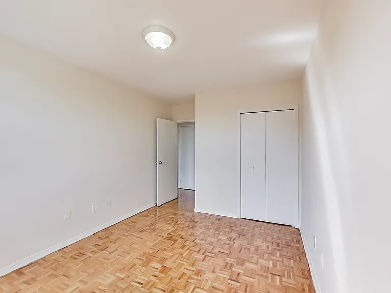 32 Clayland Dr — Photo 11