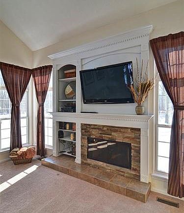 4th image of 26961 Glenside Ln