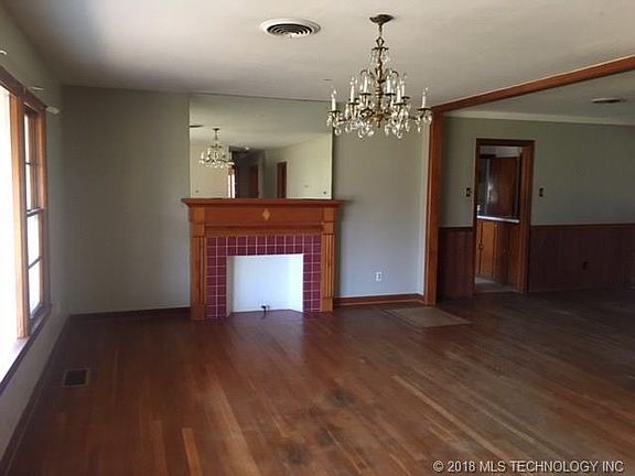 2nd image of 802 N Parkinson Ave
