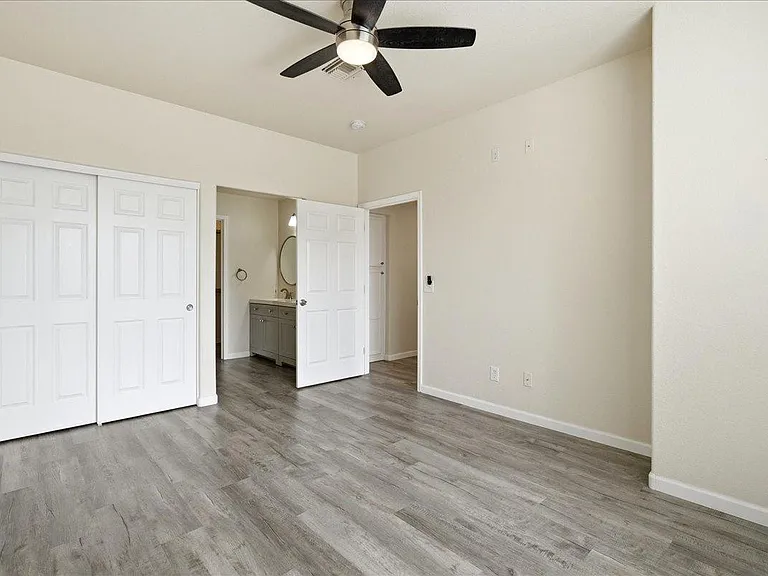 1633 E Lakeside Dr #63 — Photo 11