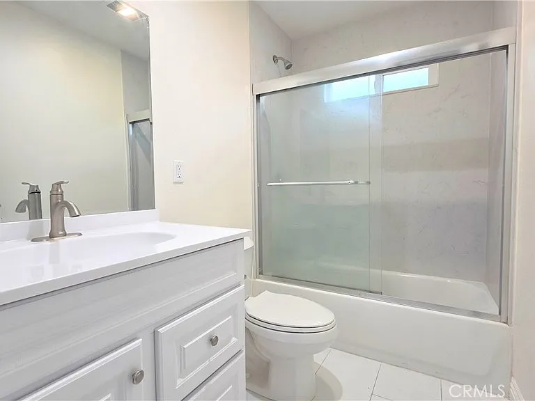 1016 Bennington St #E — Photo 15