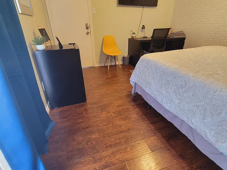 2709 N Bell Ave #3 — Photo 4